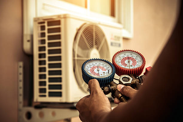Professional Ac Installation technician working in Eagle Mountain, UT